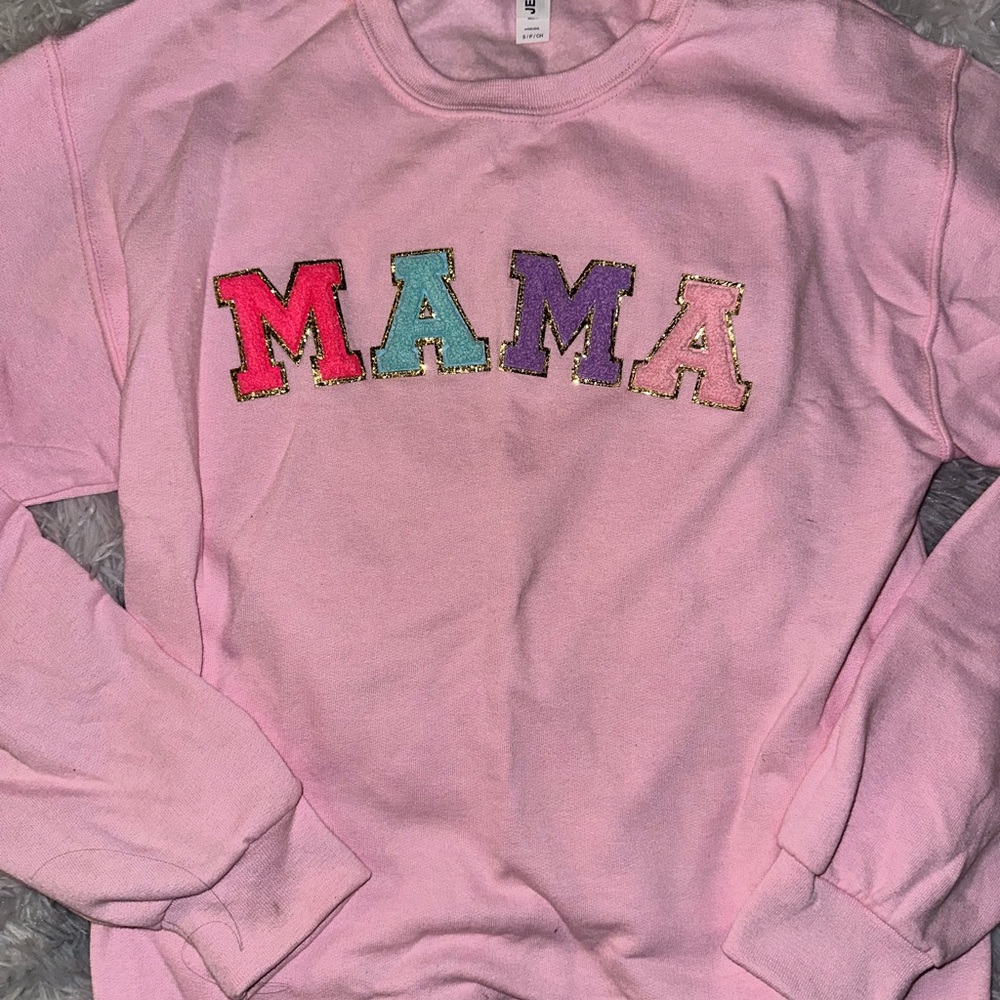 Woman’s ‘MAMA’ Sweatshirt Crewneck - NWOT Small